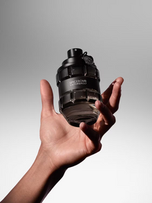 Мъжка тоалетна вода Viktor & Rolf Spicebomb EDT в стъклена опаковка с ароматни нотки и модерна дизайн на бутилката