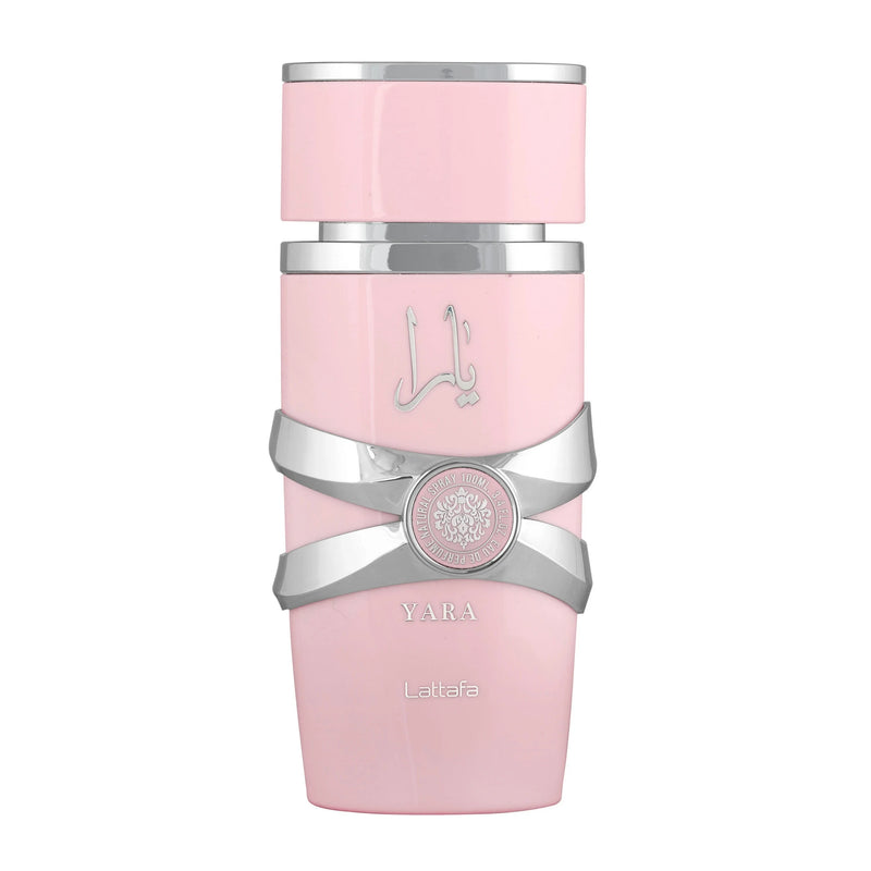 Lattafa Yara EDP парфюмна вода за жени, елегантна бутилка и флакон с цветни мотиви, излъчваща свежест и женственост.