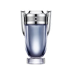Показана тоалетна вода за мъже Paco Rabanne Invictus EDT, флакон с елегантен дизайн и ароматна концентрация.