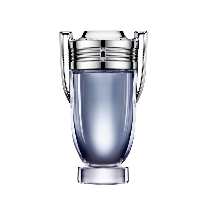 Показана тоалетна вода за мъже Paco Rabanne Invictus EDT, флакон с елегантен дизайн и ароматна концентрация.