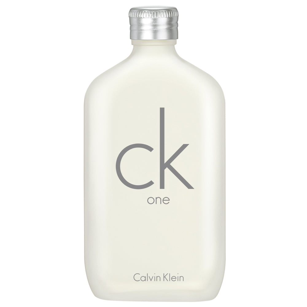 Мъжка тоалетна вода Calvin Klein CK One EDT, прозрачна бутилка с ароматна парфюмна течност за мъже.