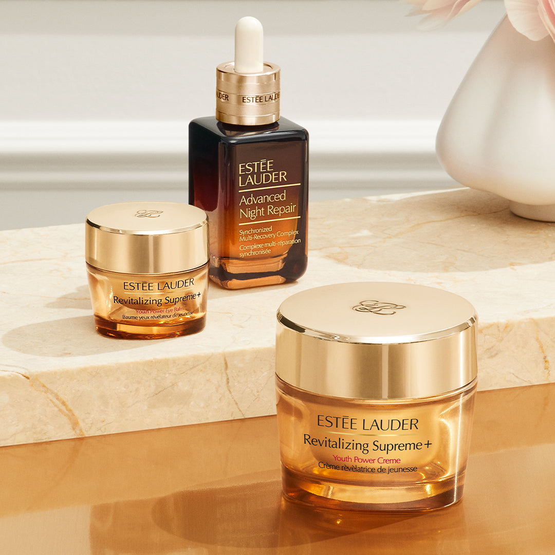 Есте Лаудер Revitalizing Supreme+ окоолочен крем за подмладяване и хидратация на околоочната зона, в туба.