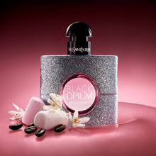 Парфюмна вода за жени YSL Black Opium Glitter EDP със златни и черни нюанси, изразително флакон с бляскав дизайн.