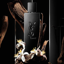 Мъжки парфюм Yves Saint Laurent MYSLF Le Parfum с елегантен флакон и стилен дизайн, представен на изображението.