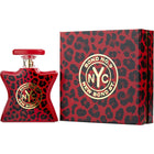 Унисекс парфюмна вода Bond No. 9 New Bond St. EDP, флакон и дизайн на парфюма върху бяла повърхност.