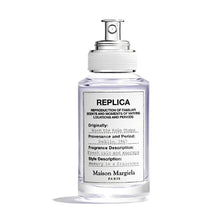 Унисекс парфюм Maison Margiela Replica When The Rain Stops EDT с бутилка и капак, изразяващ свежест и чистота