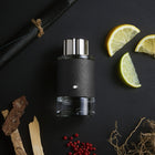 Парфюмна вода за мъже Montblanc Explorer EDP, бутилка с елегантен дизайн и аромат с дървесни и свежи нотки