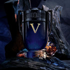 Парфюмна вода за мъже Paco Rabanne Invictus Victory Elixir EDP, флакон с изискан дизайн и златист цвят.