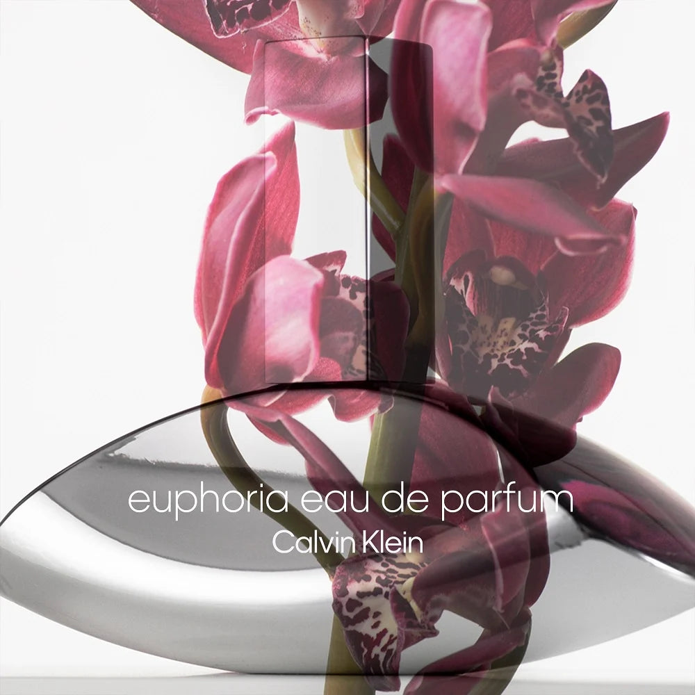 Парфюмна вода Calvin Klein Euphoria EDP за жени, елегантна бутилка с ароматна есенция, излъчваща стил и свежест.