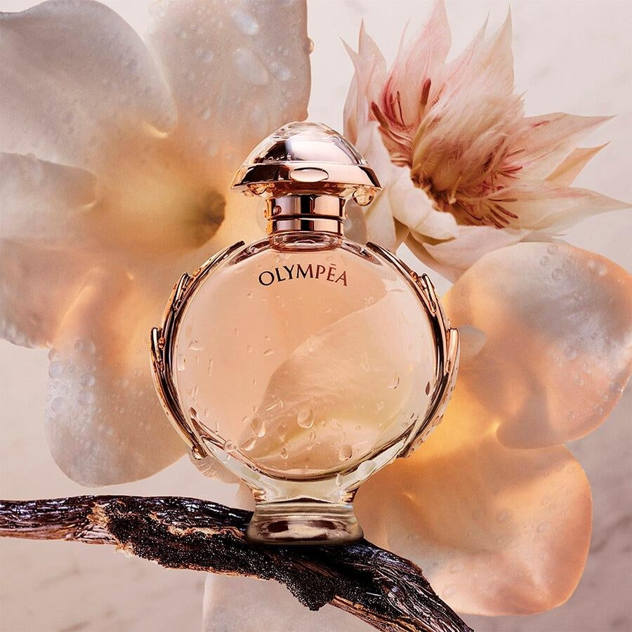Парфюмна вода Paco Rabanne Olympéa EDP за жени, изящен флакон с ароматна парфюмна композиция.