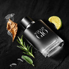 Giorgio Armani Acqua Di Gio Homme ЕDP парфюмна вода за мъже, изправена бутилка с елегантен дизайн и ароматна нотка.