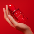 Женски парфюм Giorgio Armani Sì Passione EDP, флакон с елегантен дизайн и ароматна нотка на цветя и плодове.