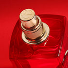 Парфюмна вода за жени Armani Sì Passione EDP от Giorgio Armani, изящна бутилка и елегантен дизайн.
