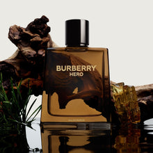Парфюмна вода Burberry Hero EDP за мъже, аромат с елегантен дизайн и мъжествен стил, изображение на опаковката