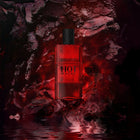 Тоалетна вода за мъже Davidoff Hot Water EDT, флакон с елегантен дизайн и ароматни нотки, видими на изображението.