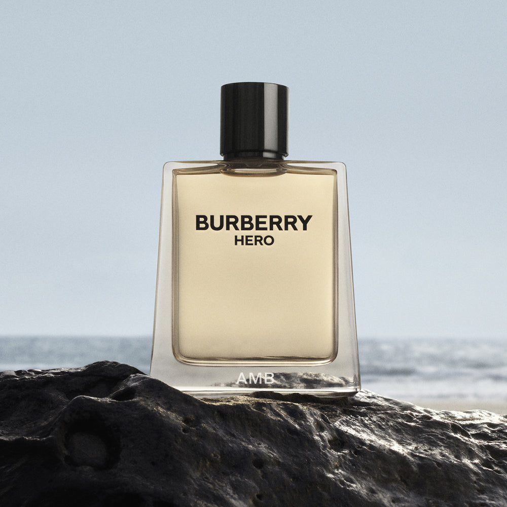 Тоалетна вода за жени Burberry Hero EDT, флакон с елегантен дизайн и бляскава капачка, за модерна и стилна жена