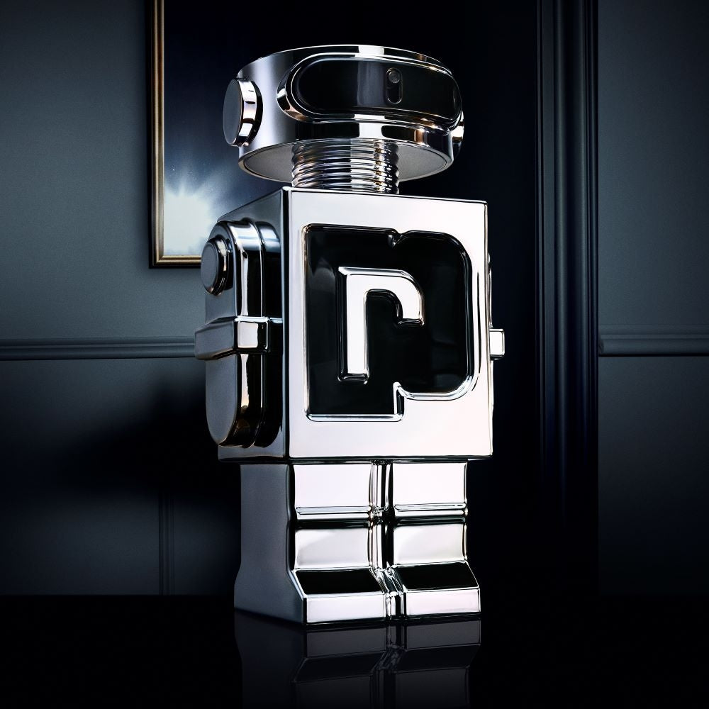 Тоалетна вода за мъже Paco Rabanne Phantom EDT, флакон с елегантен дизайн и ароматни нотки, показан на изображението.