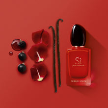 Грей парфюмна вода Giorgio Armani Sí Passione EDP за жени, флакон с деликатен дизайн и ароматни нотки.