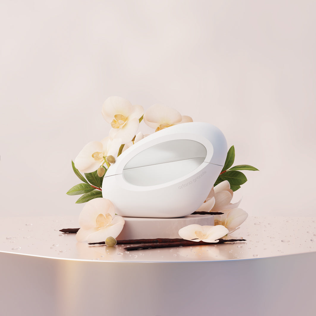 Парфюмна вода за жени Ariana Grande Mod Vanilla EDP, бутилка с аромат ванилия и деликатен дизайн