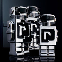 Пенливата тоалетна вода за мъже Paco Rabanne Phantom EDT, бутилка с елегантен дизайн и ароматна композиция.