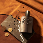 Парфюмен воден парфюм Parfums de Marly Herod за мъже, елегантен аромат с дървесни и ванилови нотки.