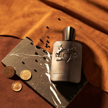 Парфюмен воден парфюм Parfums de Marly Herod за мъже, елегантен аромат с дървесни и ванилови нотки.