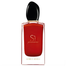 Гуарго Armani Sí Passione EDP парфюмна вода за жени, флорален и ориенталски аромат, елегантна бутилка и дизайн.