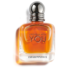 Тоалетна вода за мъже Giorgio Armani Stronger With You EDT, флакон с елегантен дизайн и ароматни нотки.