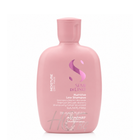 Хидратиращ шампоан Alfaparf Milano Semi Di Lino Moisture Nutritive за суха и увредена коса, видимо в бутилка с шампоан.