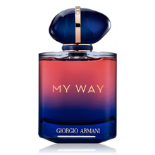 Григор Armani My Way Le Parfum за жени, елегантен парфюм с цветни и ухание, показан в флакон с деликатен дизайн.