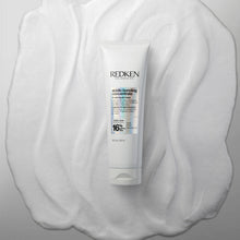 Червена маска за коса Redken Acidic Bonding Concentrate 5-минутна течна маска за възстановяване и хидратация на косата
