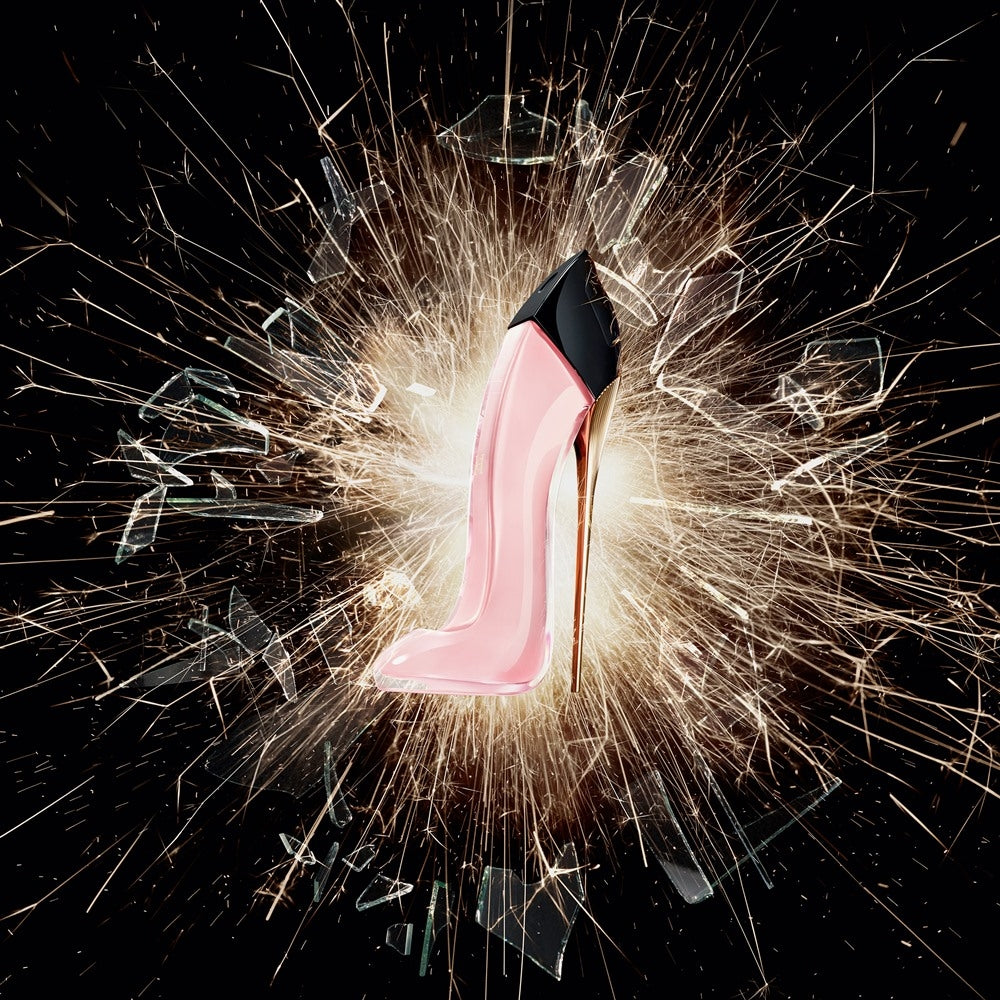 Карлинов Херарда Good Girl Blush ЕДП парфюмна вода за жени, бутилка с деликатен розов цвят и елегантен дизайн