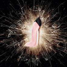 Карлинов Херарда Good Girl Blush ЕДП парфюмна вода за жени, бутилка с деликатен розов цвят и елегантен дизайн