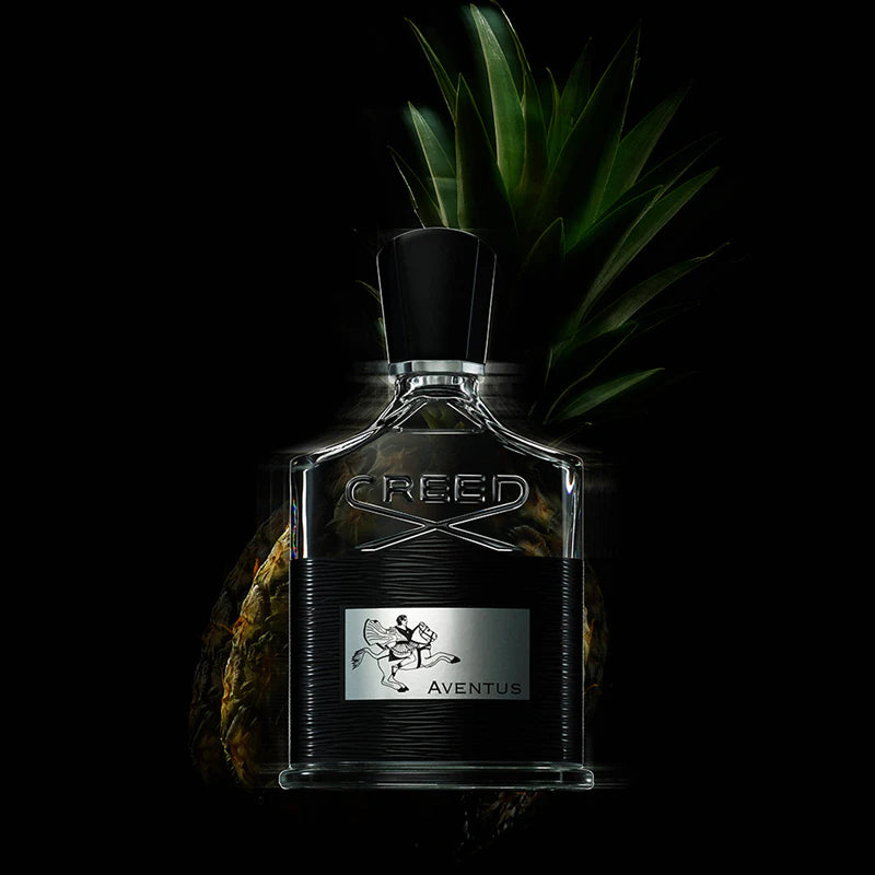 Creed Aventus EDP парфюмна вода за мъже, флакон с елегантен дизайн и капаче, видим на изображението.