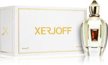 Парфюм Xerjoff Damarose за жени, елегантен и деликатен аромат с флорални нотки, изображение на опаковката.