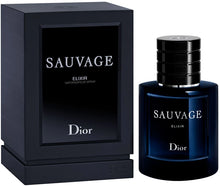 Дамски парфюм Dior Sauvage Elixir EDP с елегантна бутилка и златен капак, излъчващ луксозен аромат.