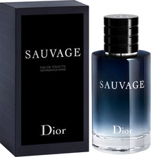 Тоалетна вода за мъже DIOR Sauvage EDT, бутилка с изчистен дизайн и ароматичен аромат.