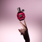 EDP парфюмна вода Viktor & Rolf Flowerbomb Ruby Orchid за жени, бутилка с цветен дизайн и розови нюанси