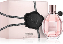 Парфюмна вода Viktor & Rolf Flowerbomb EDP за жени, бутилка с флорални мотиви и елегантен дизайн