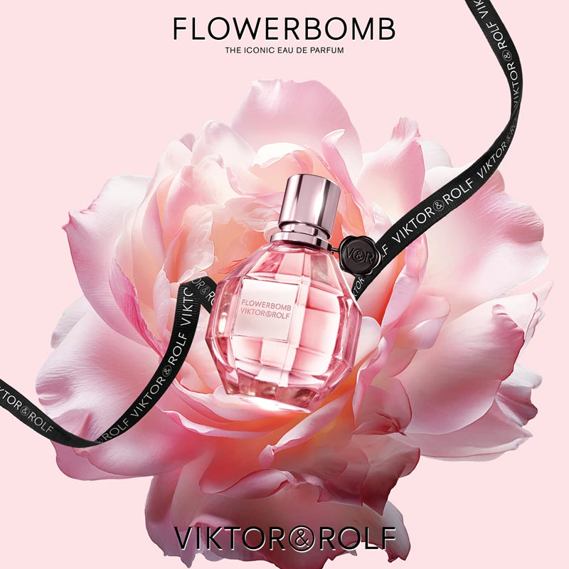 Парфюмна вода Viktor & Rolf Flowerbomb EDP за жени, бутилка с флорална ароматична композиция.