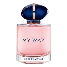 Giorgio Armani My Way Eau De Parfum за жени, елегантна парфюмна вода с флер на цветя и цитруси, бутилка със златист капак.