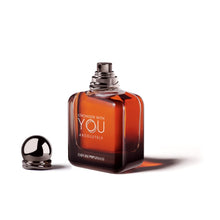 Евкалиптов и дървесен аромат на Giorgio Armani Stronger With You Absolutely EDP парфюмна вода за мъже.