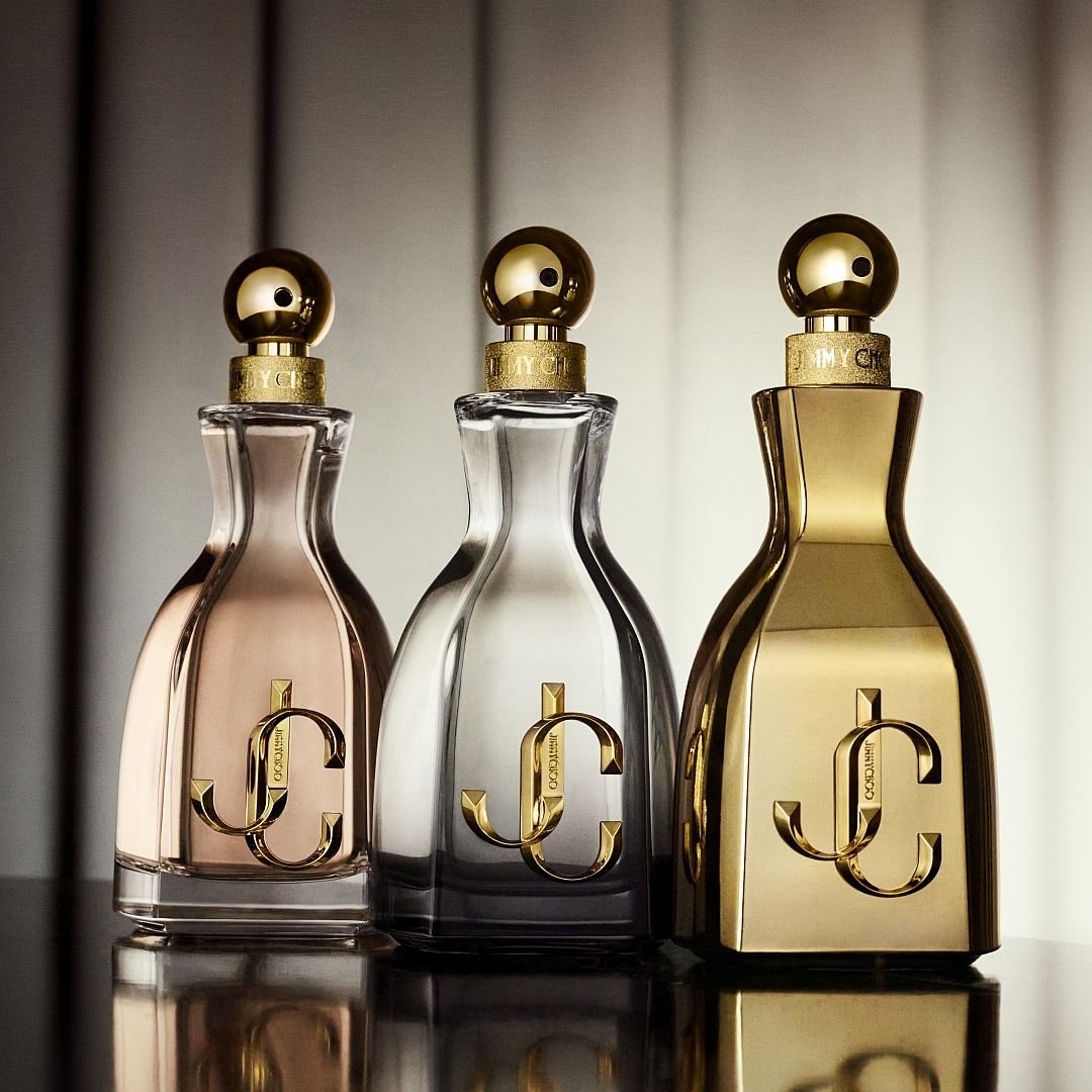 Елегантна парфюмна вода Jimmy Choo I Want Choo Le Parfum EDP за жени, бутилка и ароматно излъчване.