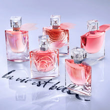 Lancome La Vie Est Belle EDP парфюмна вода за жени, бутилка с елегантен дизайн и ароматна есенция, изобразена на снимката.
