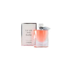Lancome La Vie Est Belle EDP парфюмна вода за жени, бутилка с цветен дизайн и разпръсквач.