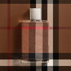 Тоалетна вода за мъже Burberry London for Men EDT, флакон с елегантен дизайн и ароматна композиция.