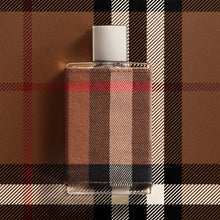 Тоалетна вода за мъже Burberry London for Men EDT, флакон с елегантен дизайн и ароматна композиция.