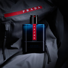 Продукт: Luna Rossa Ocean EDT за мъже от Prada, изображение на разфасовка и опаковка на тоалетната вода.