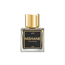 Унисекс парфюмен екстракт Nishane Ani Parfum Extrait De Parfum, лъжливо в бутилка с елегантен дизайн и ароматни нотки.