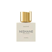Унисекс парфюмен екстракт Nishane Hacivat Extrait De Parfum, бутилка с елегантен дизайн и ароматни нотки.